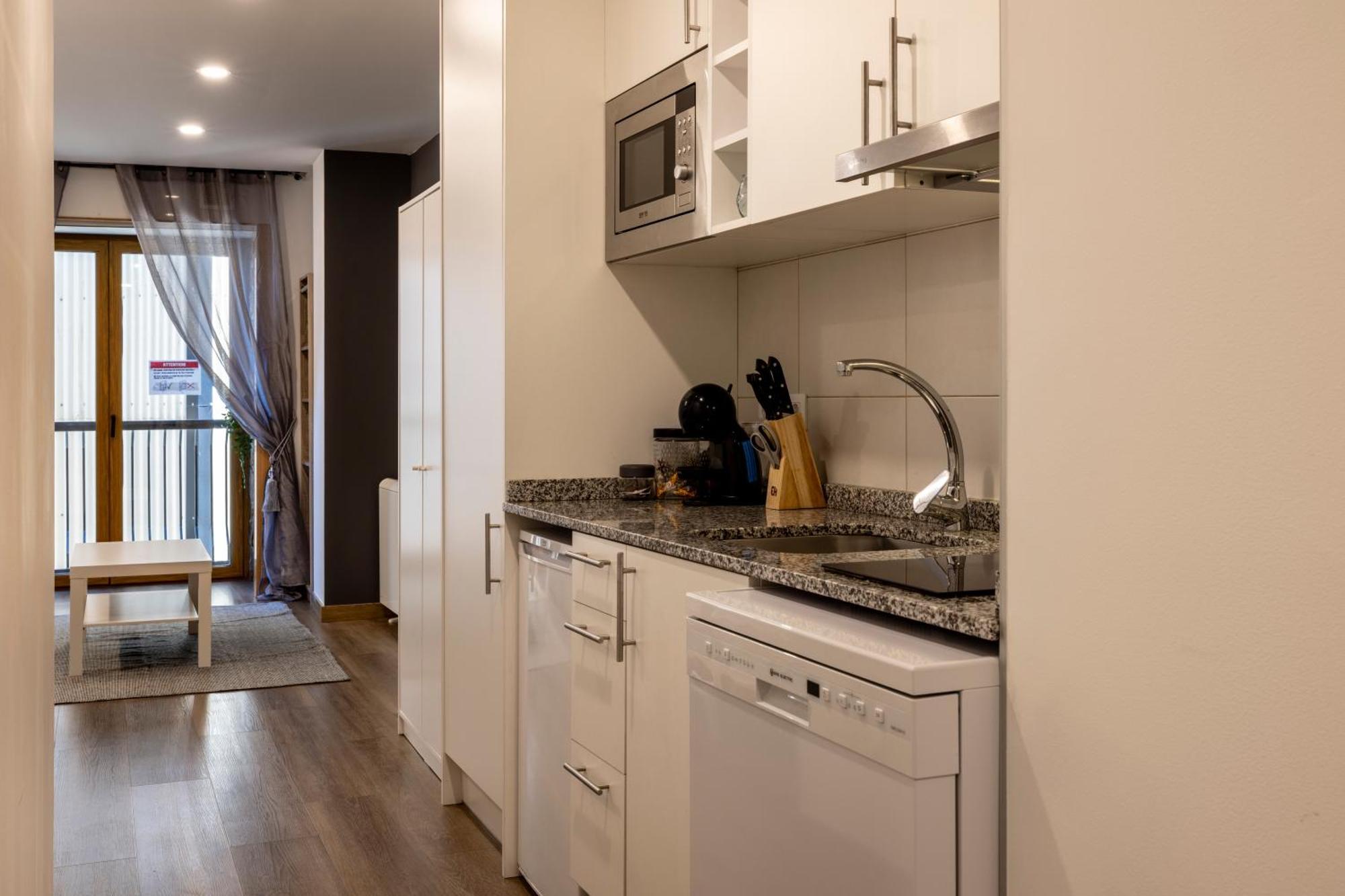 Estudio Para Grupos Pequenos En El Pas De La Casa - Centrico Luaran gambar
